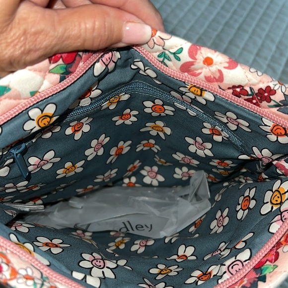 NWT vera Bradley floral triple zip hipster Crossbody bag. 12 x 12. - Picture 2 of 3